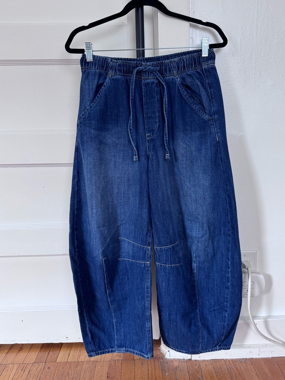 Woman GAP Elastic-Waist Indigo Denim Pants